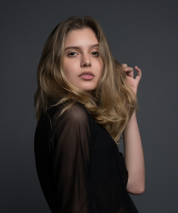 Retrato ilustrativo representando a personagem fictícia Ana Luiza